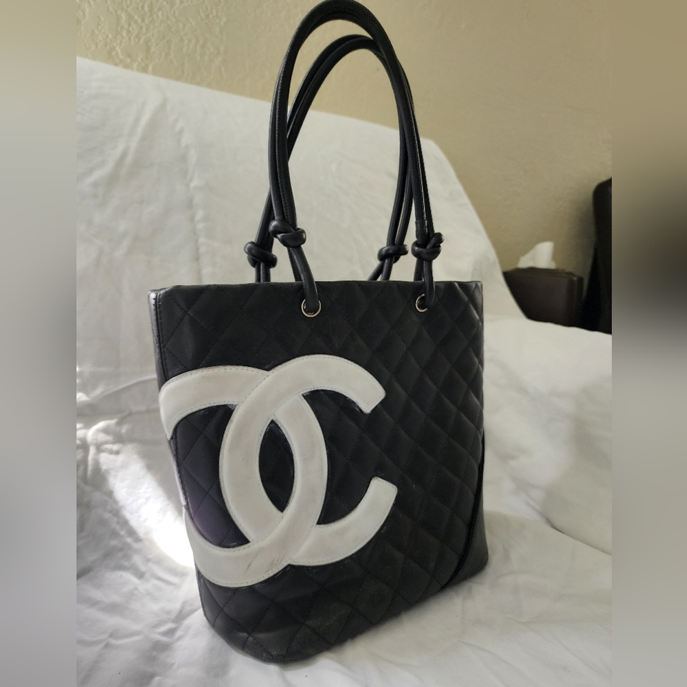 CHANEL Rue Cambon Tote Bag